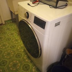 LG Dryer/Gas Like New