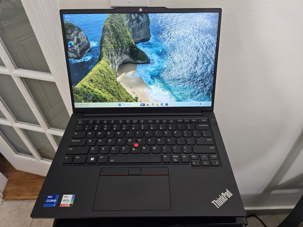 Lenovo E14 Gen 5 (512GB SSD, i7-1355U, 40GB RAM)
