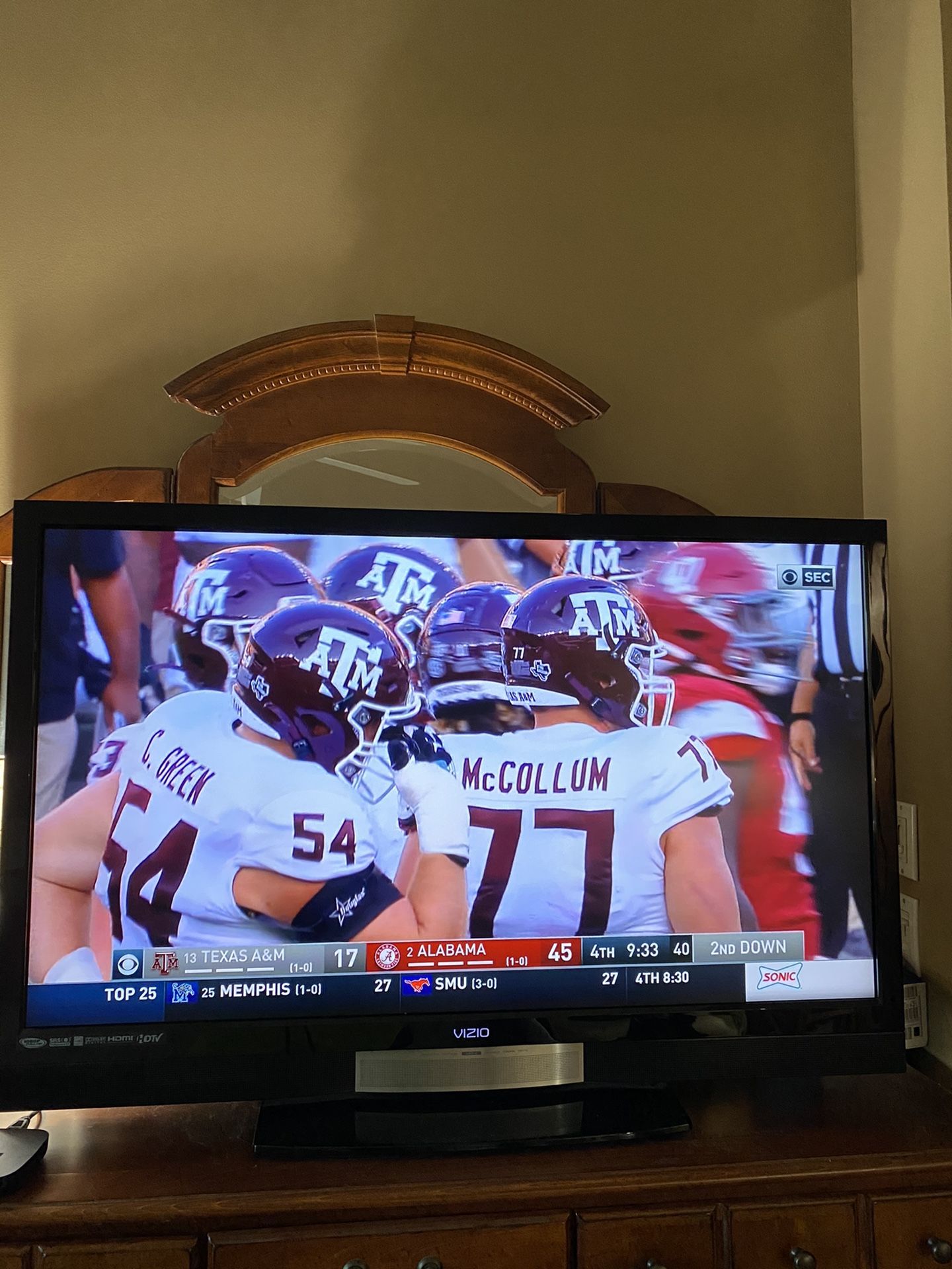 49” Visio 1080p HD 120hz in Perfect Condition! 100$ obo come with Original Remote as well!