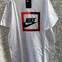 Nike Men's White Tee with front logo short sleeve