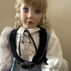 RARE 1995 TANYA TUCKER 28" COUNTRY WESTERN COWGIRL PORCELAIN DOLL BONNIE ~ THE HAMILTON COLLECTIONRARE AND HARD TO FIND!BEAUTIFUL CONDITION 