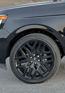 24” Black Rims and Tires. Stock wheels off 2026 Ford Expedition 6x135