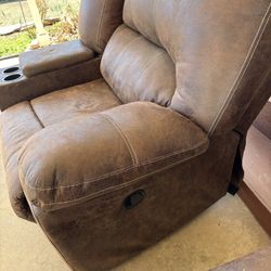 2 End Pieces Of A Couch