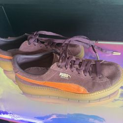 Size 8.5 Suede Women Puma Black Platform Trace