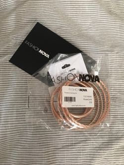 Brand new Fashion Nova Hoop Earrings