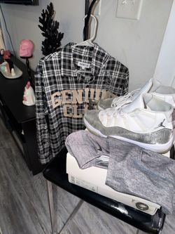 Air Jordan 11 Retro White SilverSize 10.5 W size 8.5 M Genuine Club long sleeve size Medium