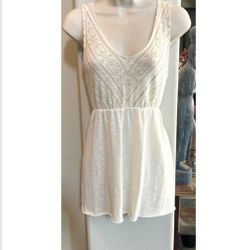 NWOT lightweight Maurices tunic top. Sz L