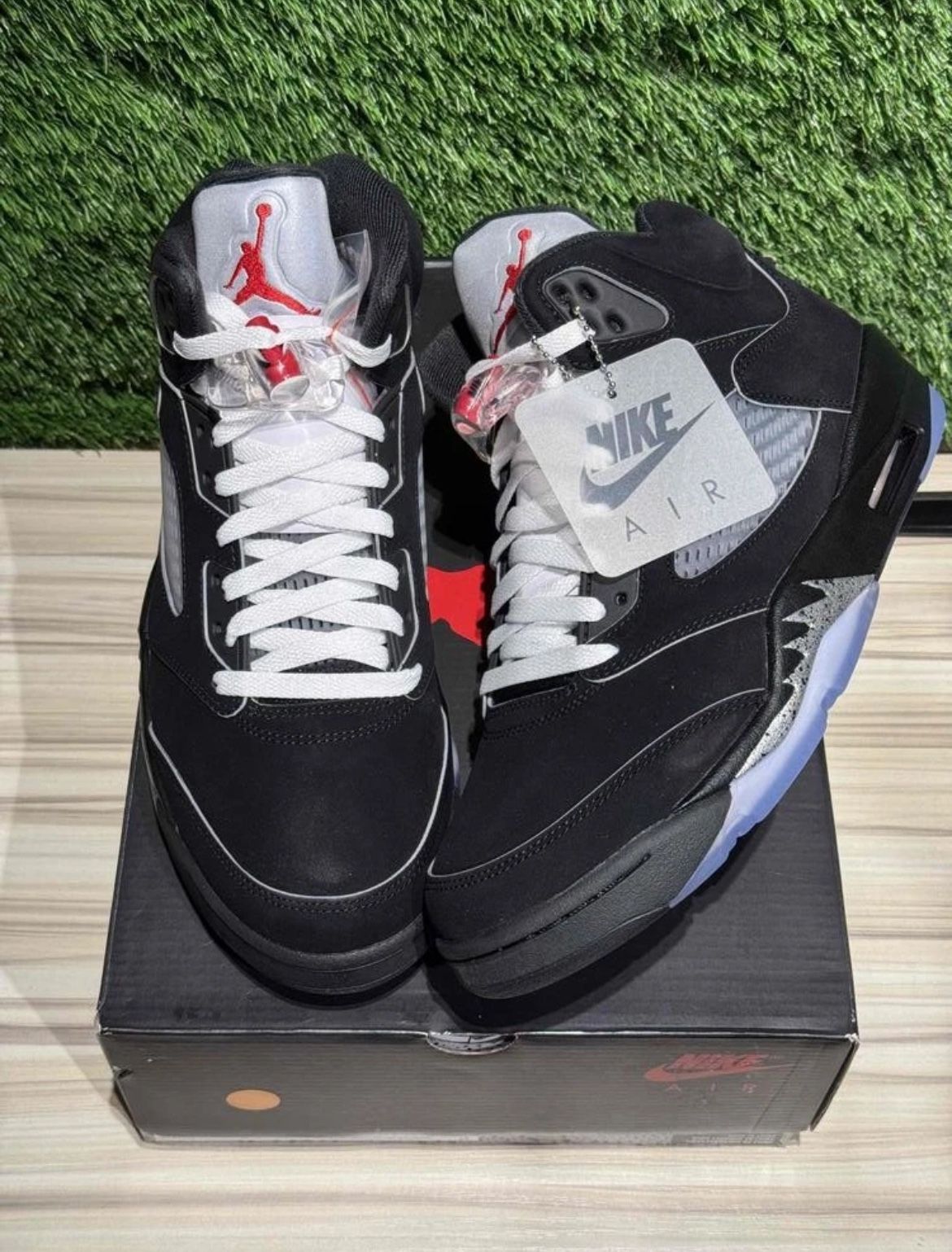 Jordan 5 Metallic