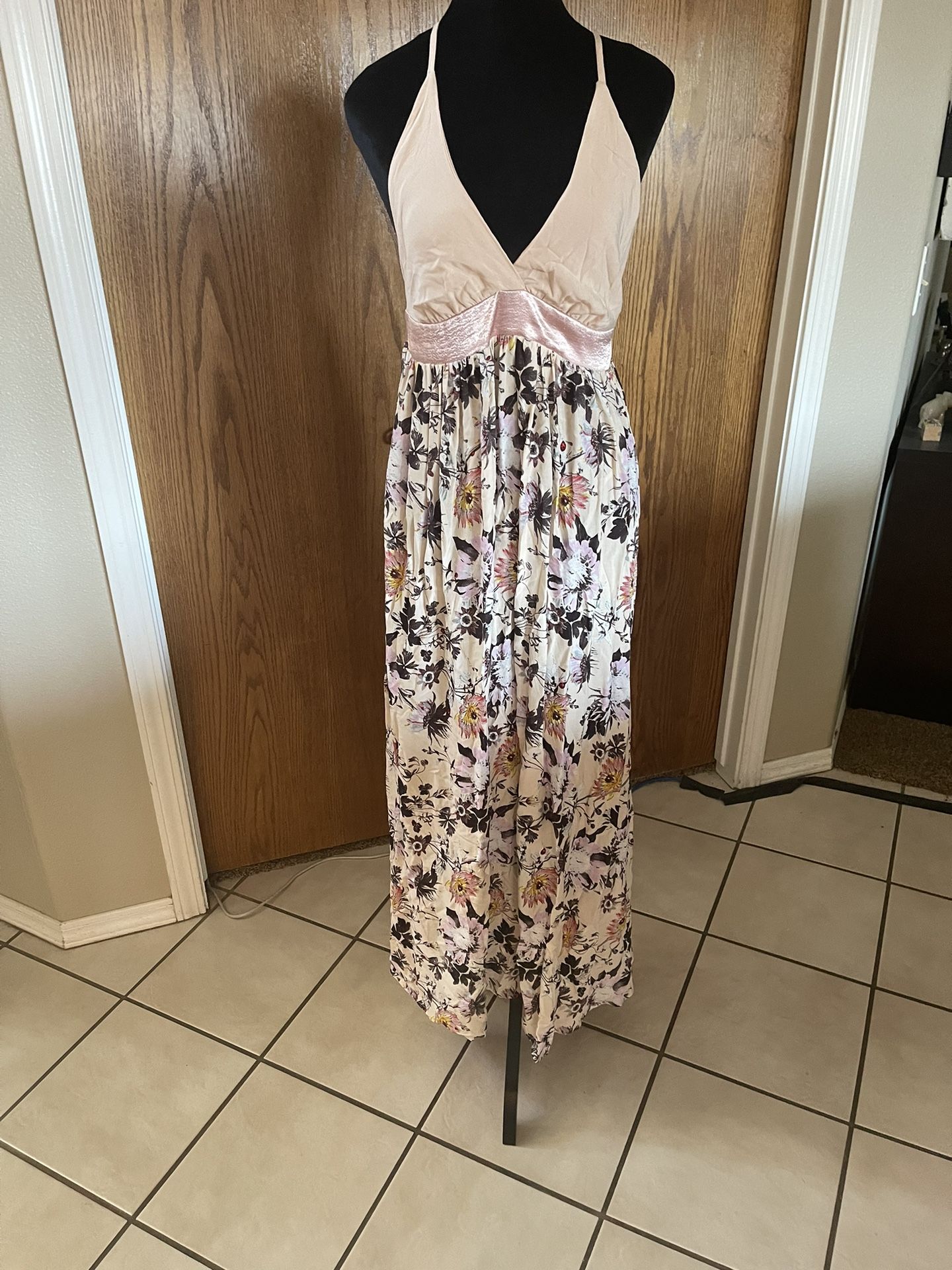 Spaghetti Strap Woman’s Sundress Size Medium