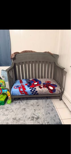 4 in 1 Crib/toddler bed