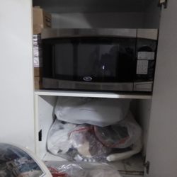 Microwave Oven 