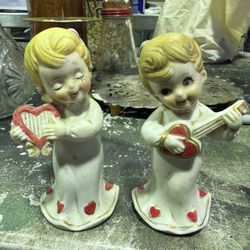 VINTAGE LEFTON PORCELAIN BISQUE VALENTINE ANGEL CHOIR 4" TALL