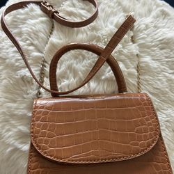 Moda Luxe • Tan Croc-Embossed Crossbody Bag •