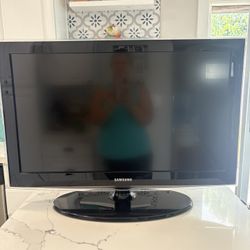 32 Inch Samsung TV 
