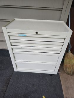 Wheels Cabinet with key 🔑