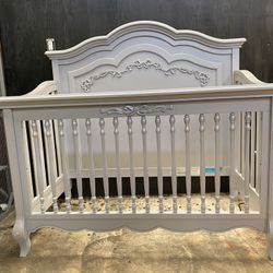 Evolur Collection Crib