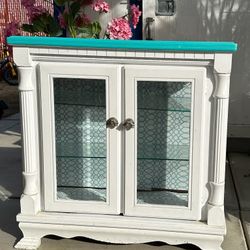 White Cabinet 