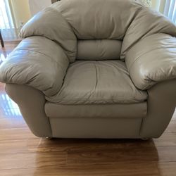 Leather Chair Great Condition