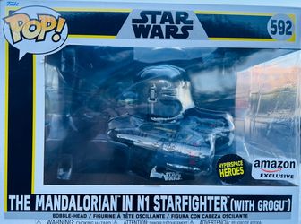 Brand new: Star Wars The Mandalorian in N 1 STARFIGHTER WITH R5 D4 figure Funko