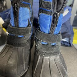 Kids Snow Boots Size 8
