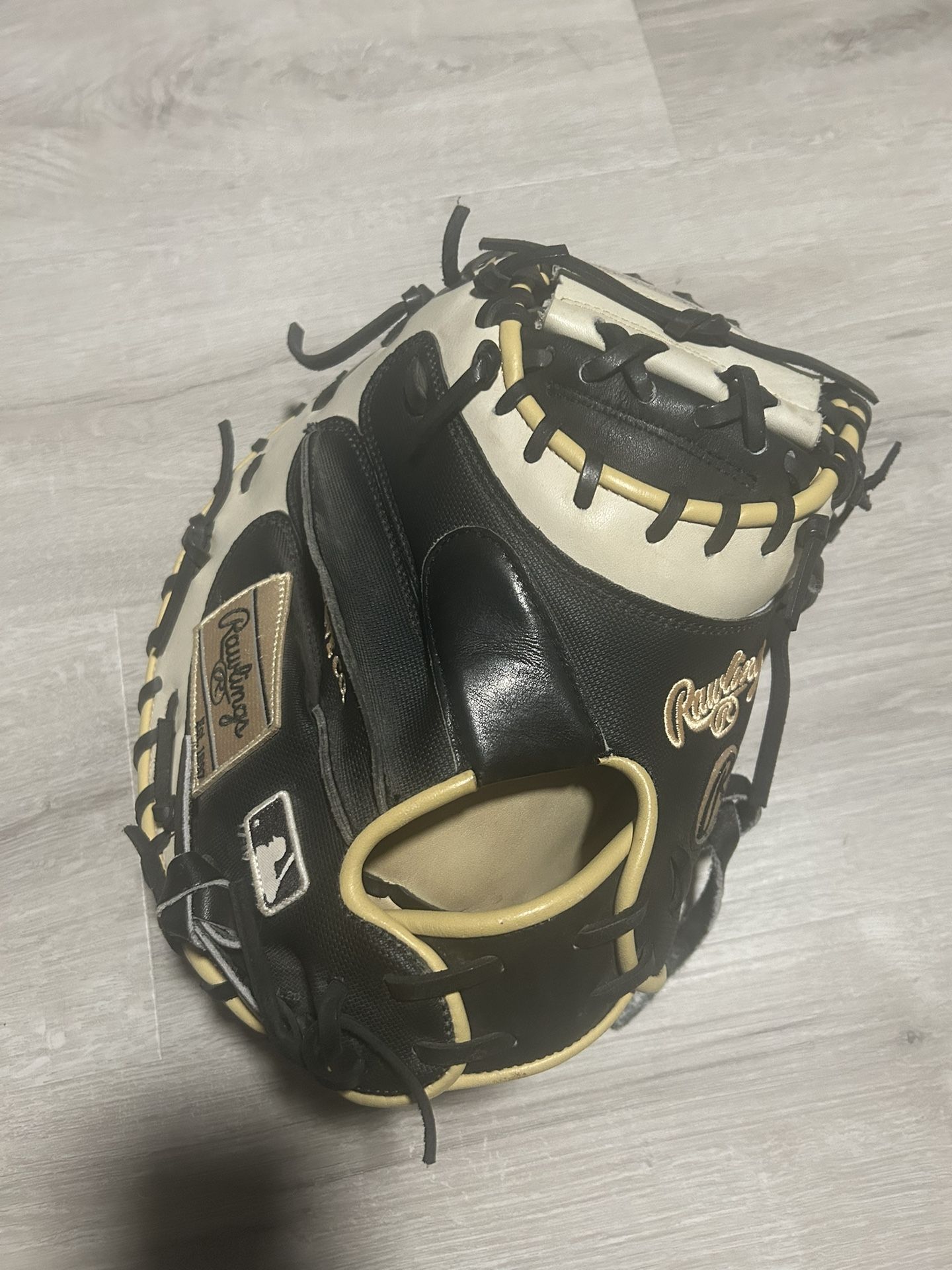 Rawlings Heart Of The Hide Catches Glove 34in