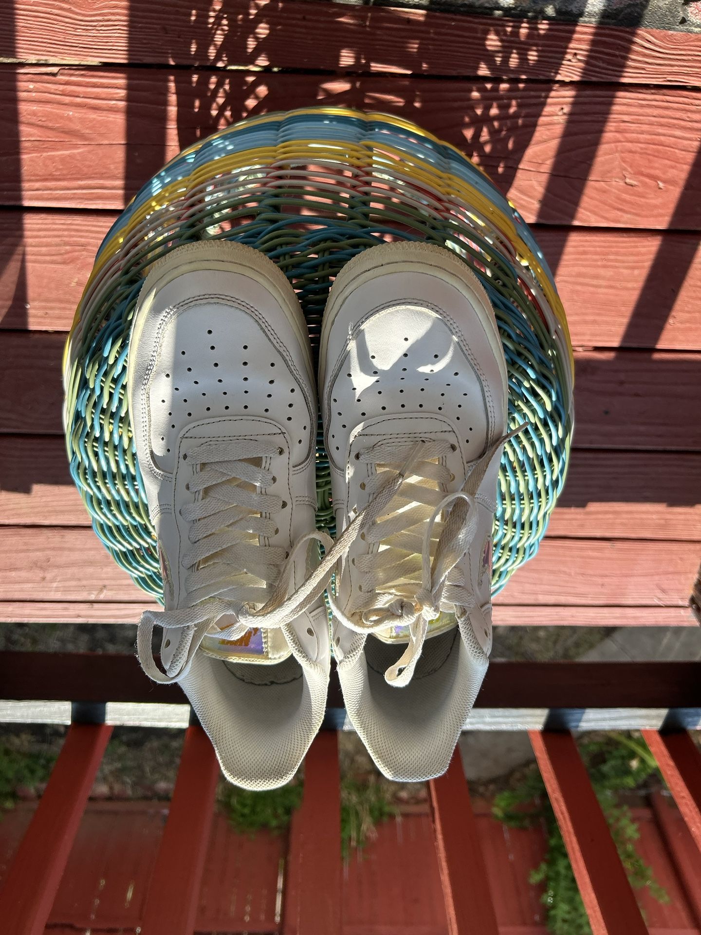 Air Force Low Iridescent Pixel White