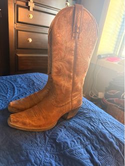 Women’s cowboy boots