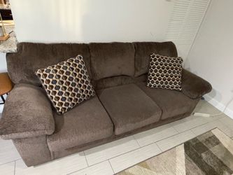 Comfortable Brown 3-Seat Sofa – Great Condition