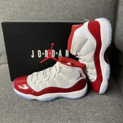 Jordan 11 Retro (Cherry) 2022