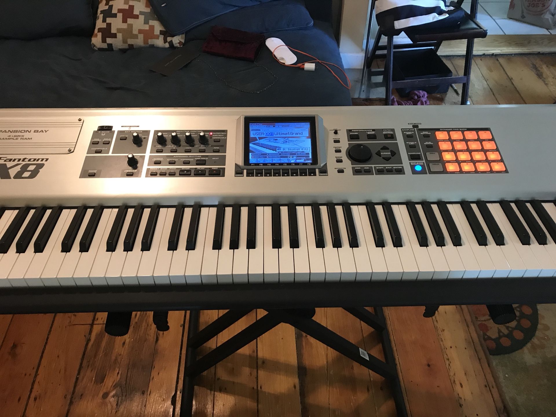 Roland Fantom X8 with RR case and acc.