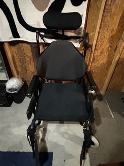 Premium Reclining Wheelchair w/ Adjustable Headrest & Cushioned Support – Excellent Condition