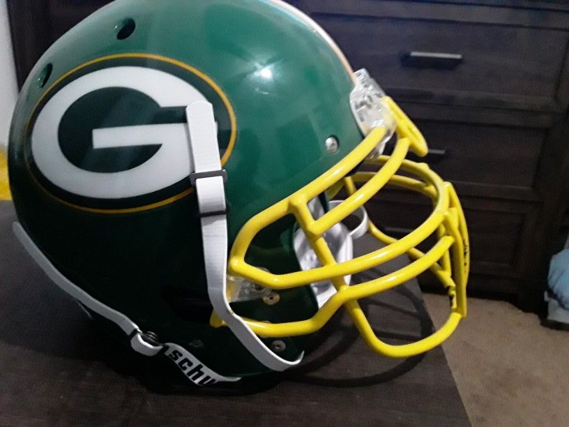 Green Bay Packers Helmet for Sale in Atascadero, CA - OfferUp