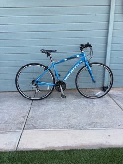 DIAMONDBACK CLARITY HYBRID BIKE 700c Wheels