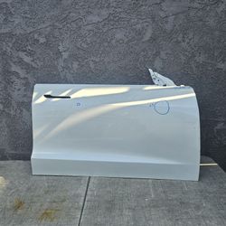 2017 2018 2019 2020 2021 2022  2023 Model 3 Front right passenger door OEM 1090612 