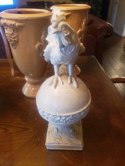 WHITE ROOSTER ,resi From HOBBY LOBBY