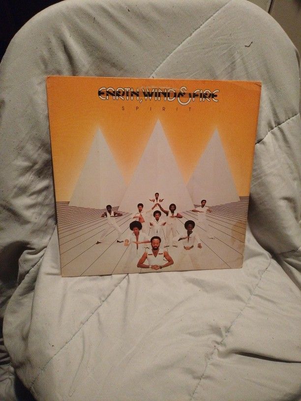 Earth, Wind & Fire. Spirit