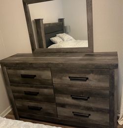 Queen bedroom set