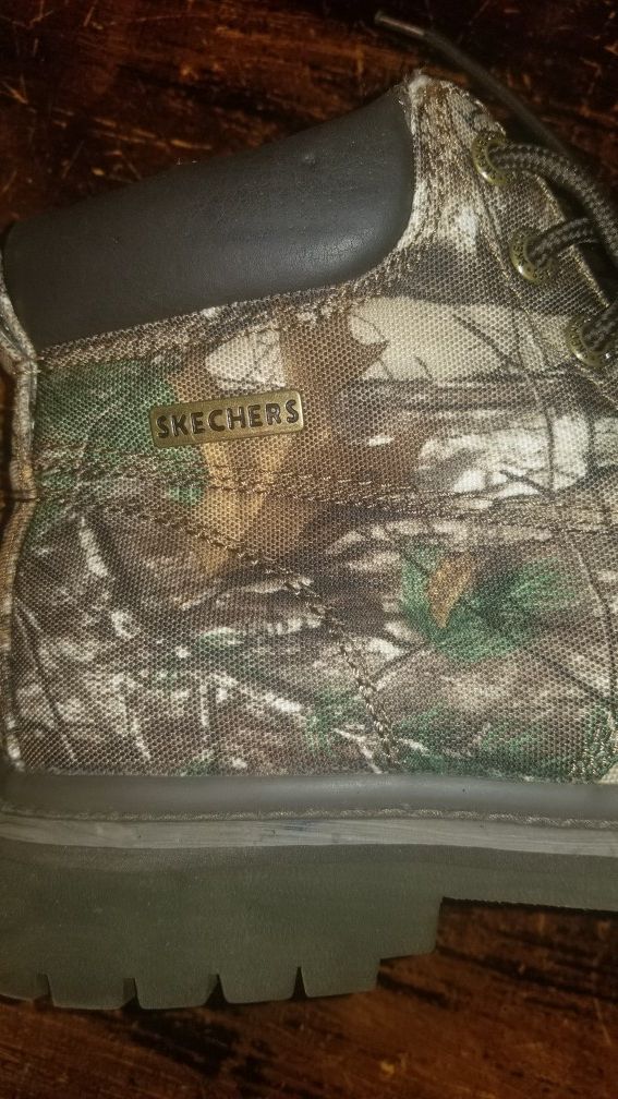 Sketcher Camouflage boots. New Size 9.5 Men