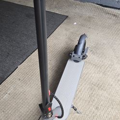 Xug SCOUTER WITH CHARGER