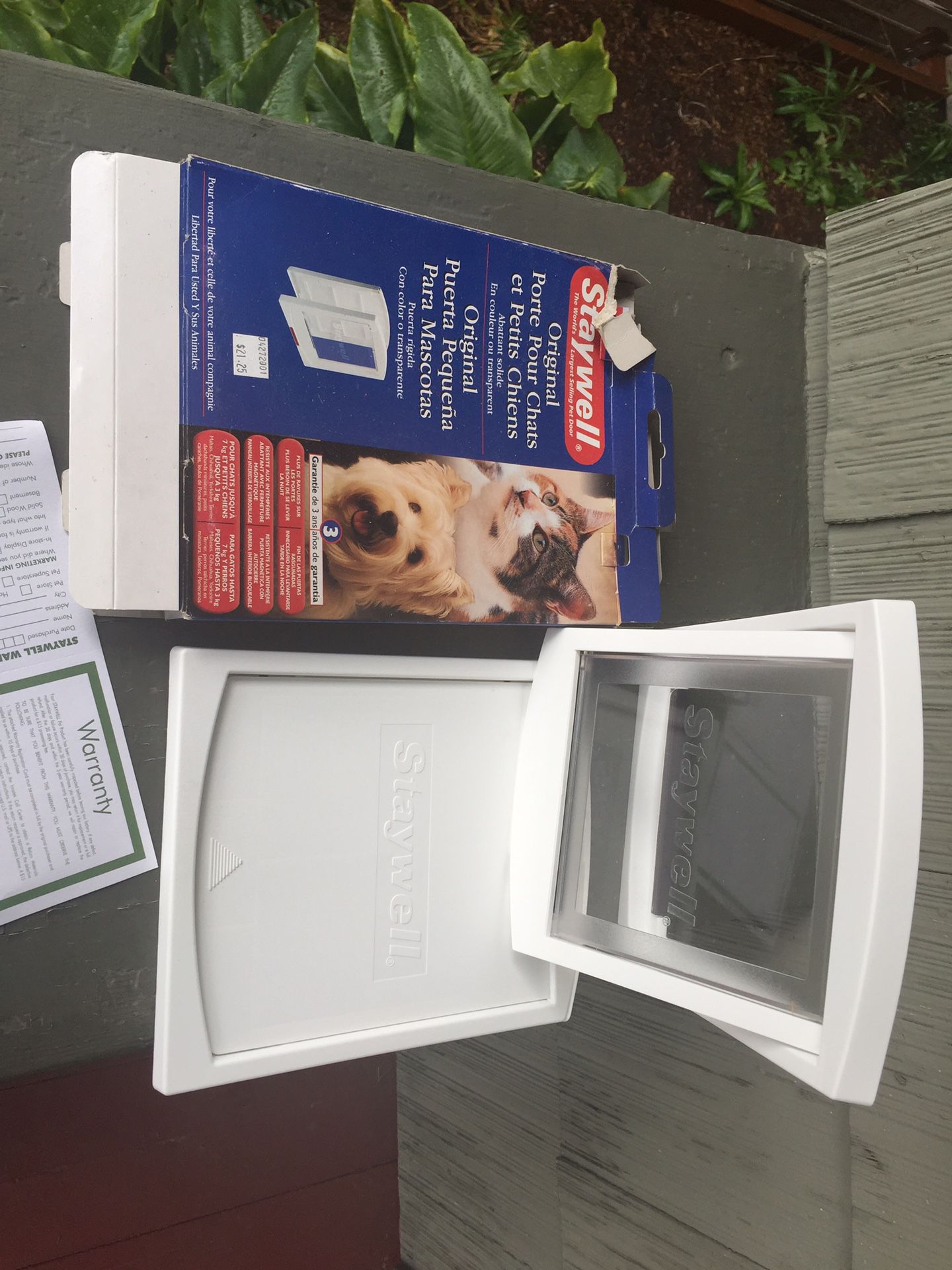 Dog / Cat Door new w/ box /instructions/ screws