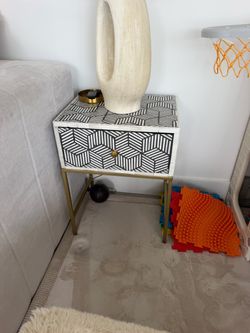 Side stand or night table