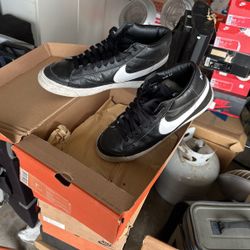 Nike Blazer Mid Shoes