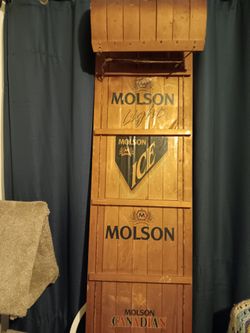 Molsonn canadian wood To boggan
