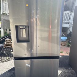 Like New Samsung Refrigerator $799