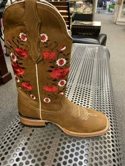 Nuevas botas vaqueras de piel para mujer