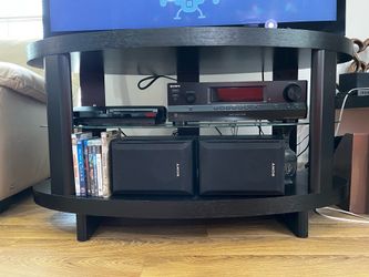 Modern Black TV Stand / Media Console with Tempered Glass Shelf – Excellent Condition 🚚 Moving Sale!
