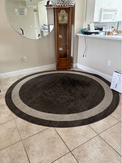 Area rug 7 1/2 feet around