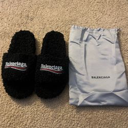 Black balenciaga slides