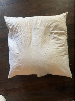 7 brand new duck feather pillows