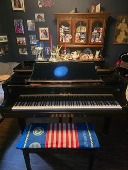 BABY GRAND PIANO